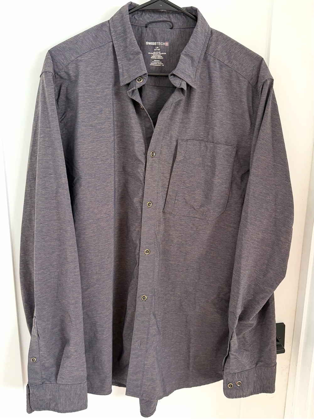 SwissTech Men’s Charcoal Performance Button Down L
